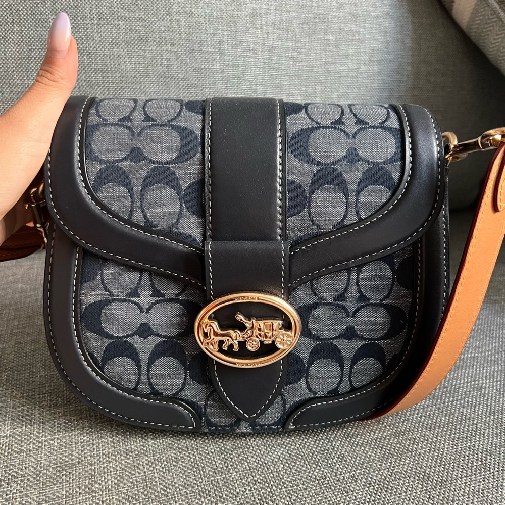 Coach Signature Canvas Crossbody bag